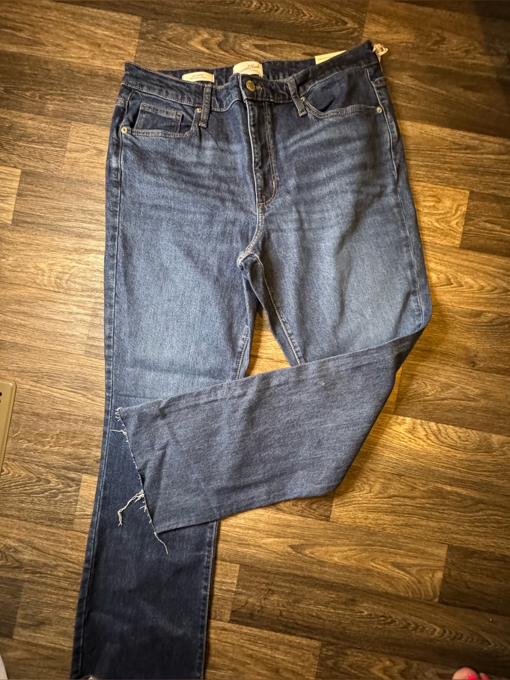 Universal Thread Women's Straight Jeans in Medium Blue Denim